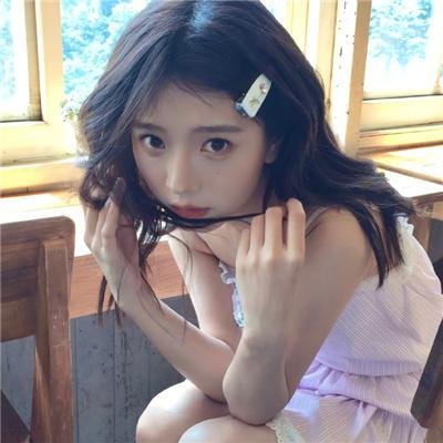 女跳水队员